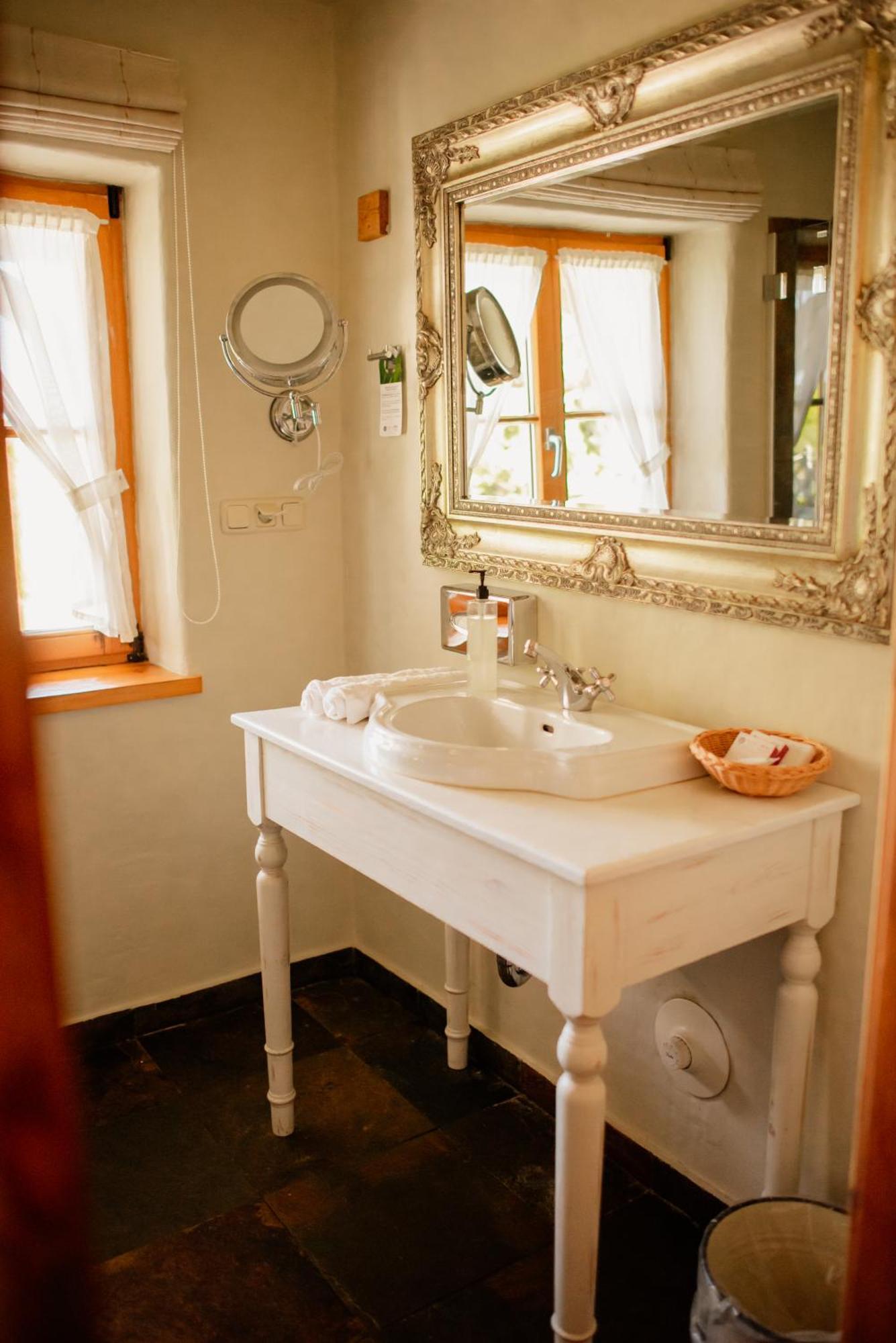 Osada Gleboczek. Vine Resort&Spa Wielki Głęboczek Εξωτερικό φωτογραφία